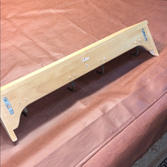 Hooks and shelf - Picture 3 of 4